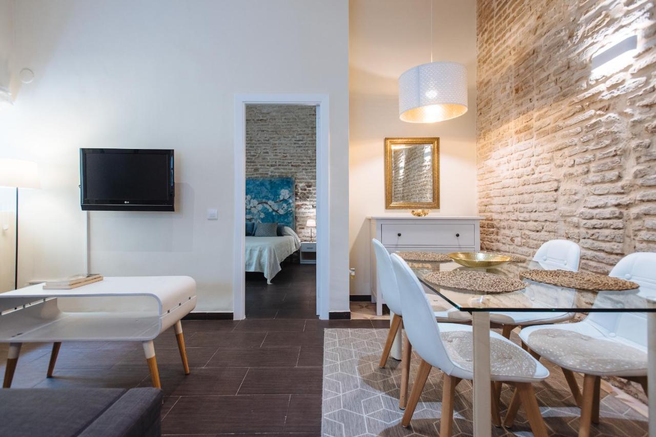 Cozy Apartment In House-Palace With Private Patio Sewilla Zewnętrze zdjęcie